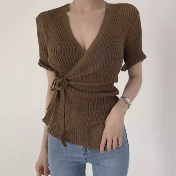 レディース シャツ ニット セーター ミディアム 半袖 Vネック カシュクール スリム 細身 リボン ウエストリボン 薄手 きれいめ カジュアル 上品 おしゃれ こなれ感 エレガント 主役級 存在感