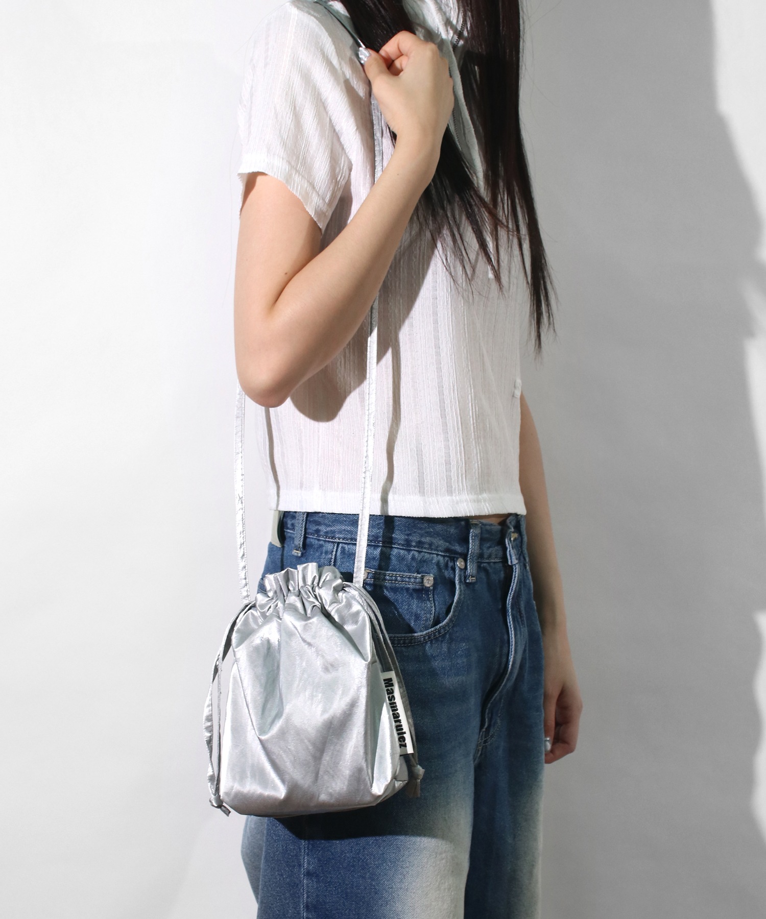 MASMARULEZ ストリングクロスバッグ _ グリッターシルバー