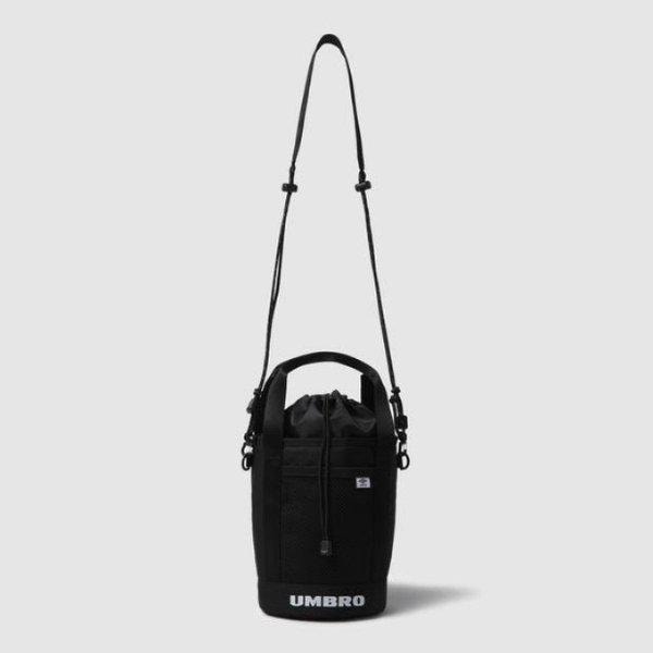M クロスバッグ NQK UQ123CBG26-BLK スポーツバケットバッグ BLACK