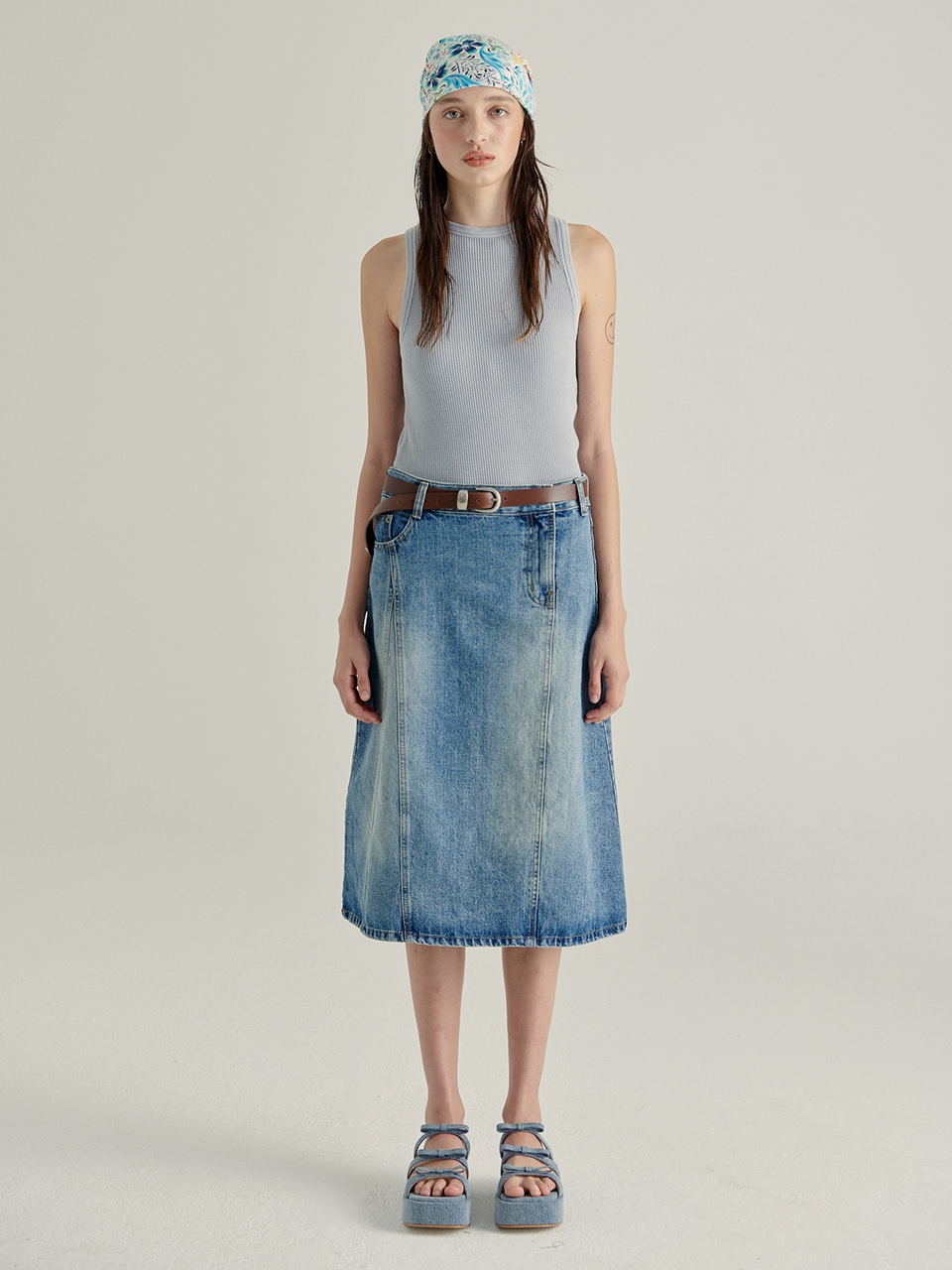 [Margesherwood ] / ☆ TWISTED DENIM SKIRT / blue MARGESHERWOOD】 TWISTED DENIM SKIRT : ファッションアイテム BLUE