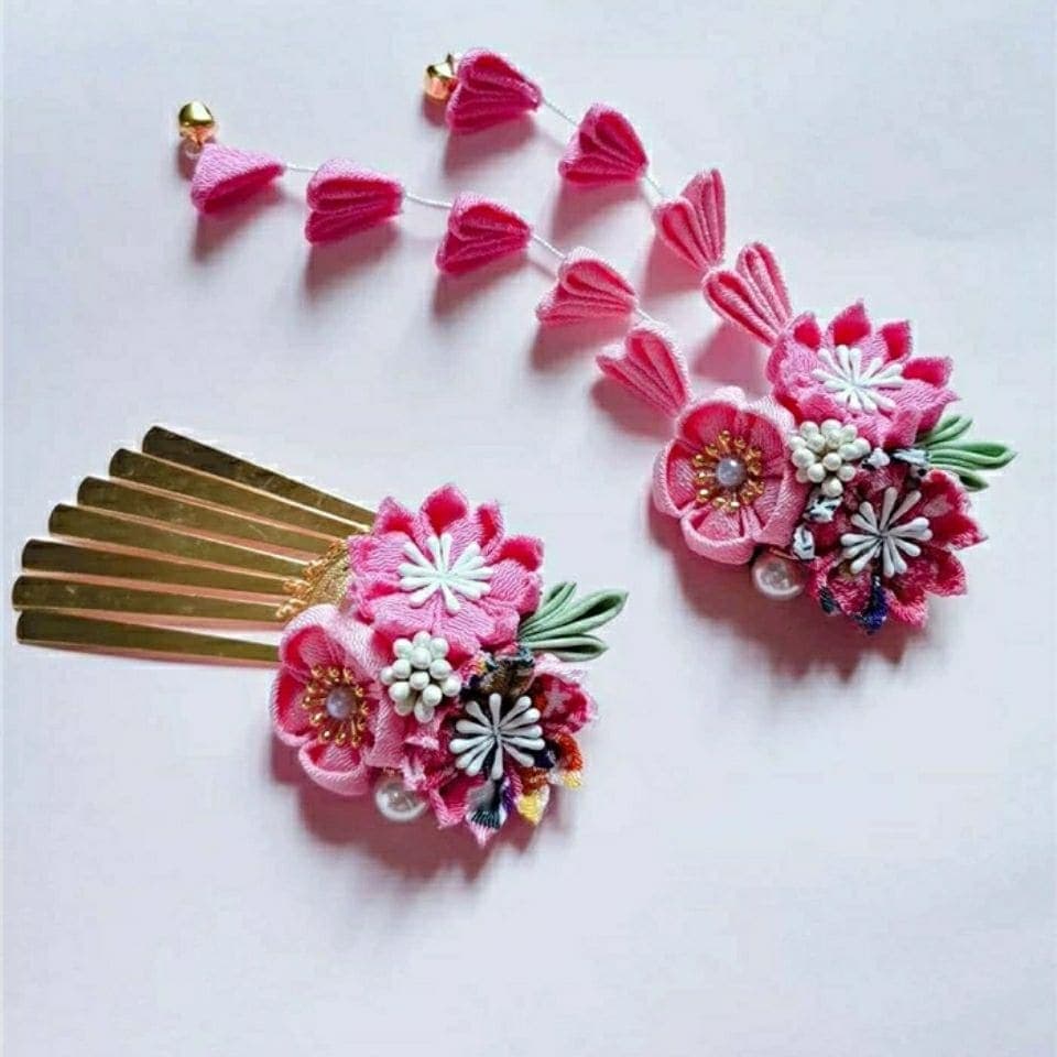 桜飾りと風髪飾りと風髪飾りと小物の着物浴衣ヘアクリップ 7,725円