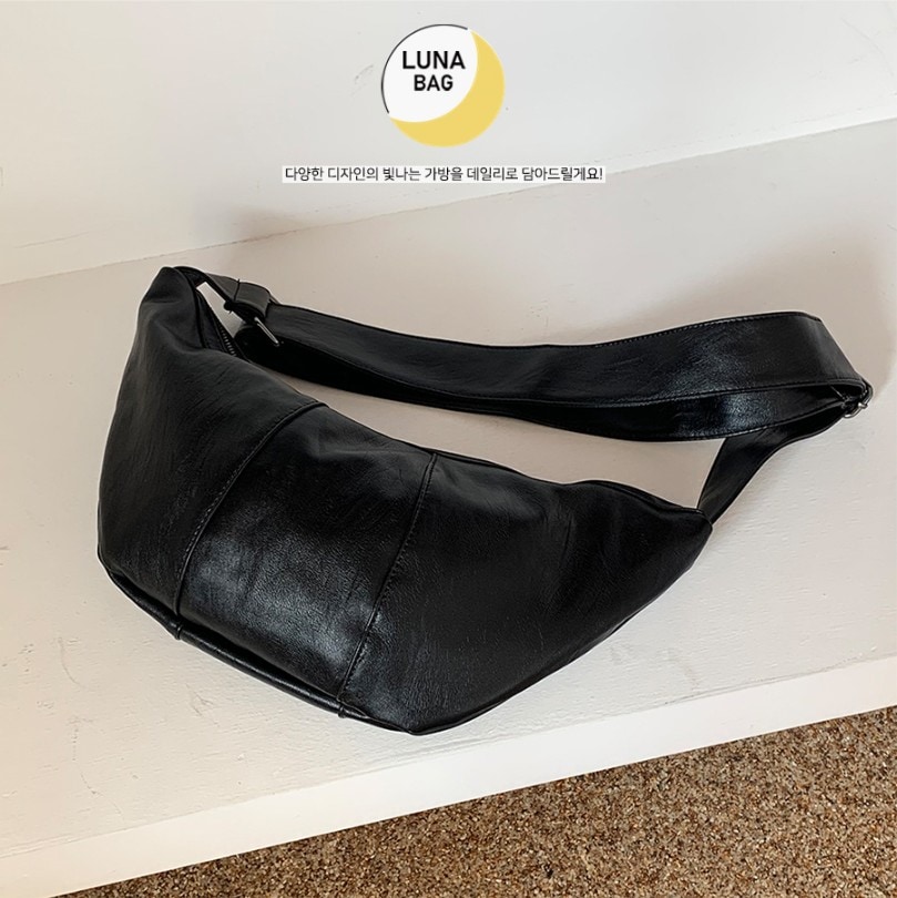 [LunaBag]韓国 革素材みかづきクロスバッグ