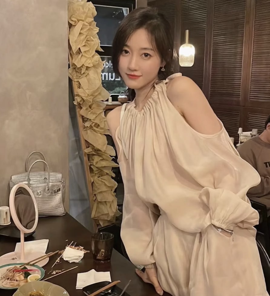 セットアップ デート モテアイテム ブラウス ショートパンツ 上下セット シフォン フリル 大人可愛い きれいめ 上品 おしゃれ かっこいい 大人可愛い ラブリー キュート ガーリー クール モード系