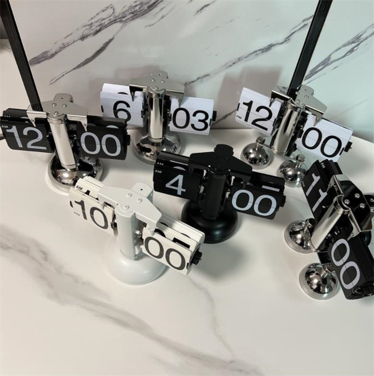 INSスタイル フリップ時計 置時計 レトロ 工芸品 一脚時計 書斎 お祝いギフト ビジネスギフト 小天秤 自動改ページ 時計 クラシック リビング デスクトップ