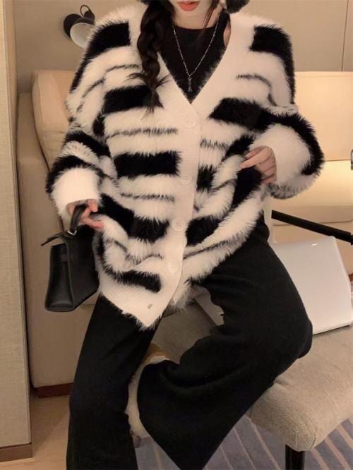 ニット レディース セーター ボーダー トップス 韓国 おしゃれ カーディガン 春秋 厚手 白 黒 8,339円