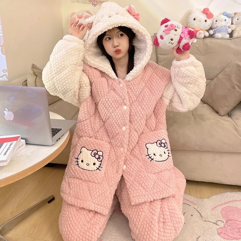 新しい秋と冬スタイルの女の子は漫画ハローキティ三層キルティングプラスベルベットの厚いフランネルホーム服を着ることができます