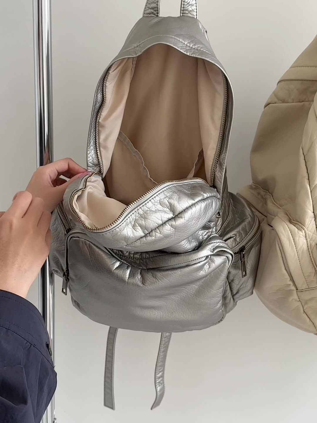 バックパック ファッション 大容量 高級感 学生用 シンプル PU 洗い加工 リュック