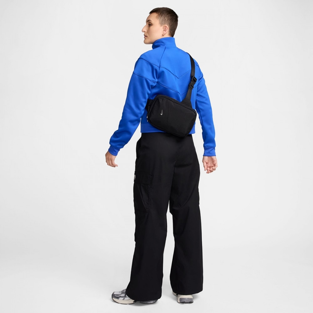 ナイキナイキオーラクロスボディ HF7038-010