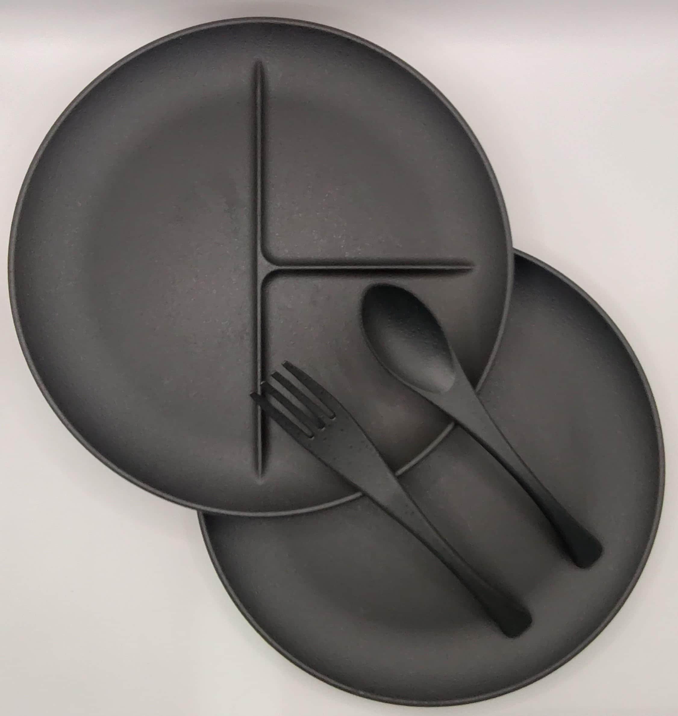 【ware hendey】 プレーン皿24cm 3仕切り皿 スプーン大 フォーク大 割れない皿 日本製 プレミアムブラック 耐熱240℃ 食洗器対応 電子レンジ対応 高耐久性 プラスチック製 樹脂製