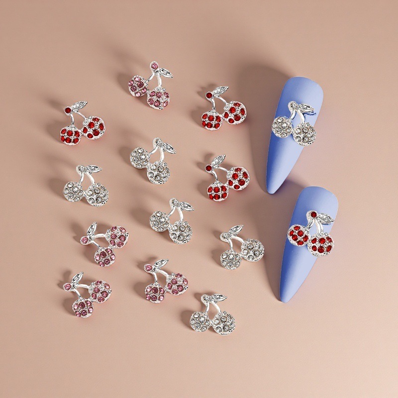 【1点ご購入 で10点プレゼントいたします】シルバーメッキの洗練されたミニチェリーネイルアクセサリーキラキラダイヤの日常的なネイルアート