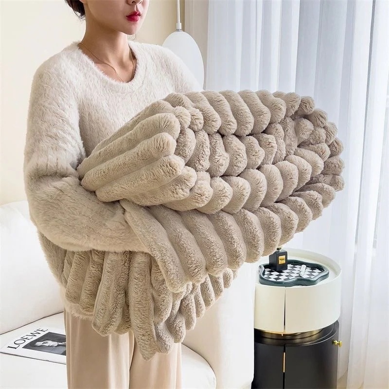 柔軟性お肌に優しい寝具ベッドぬいぐるみ毛布と暖かいフランネルソファーカバー毛布サンゴベルベットの毛布の4ピース1