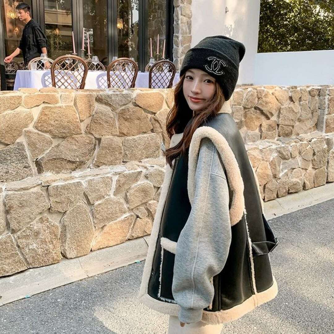 ベスト レディース リバーシブル オーバーサイズ フェイクレザー ボア トップス アウター ジレ 2way ビッグシルエット レイヤード 暖かい 防寒 大人可愛い ママコーデ 韓国 オルチャン