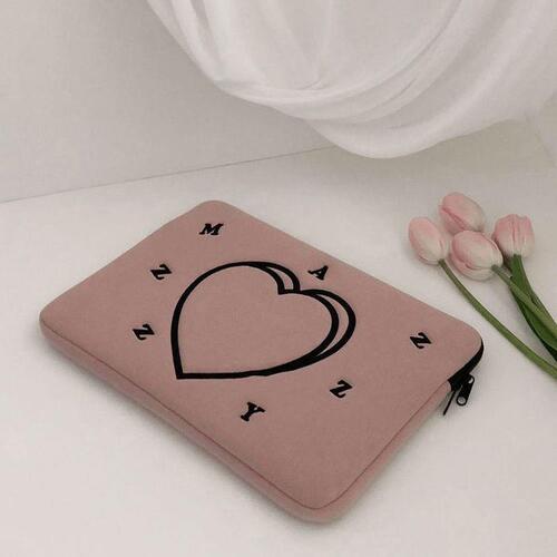 MAZZZZY PCポーチ signature heart laptop pouch (indi pink)_2 size マジー 韓国雑貨 可愛い