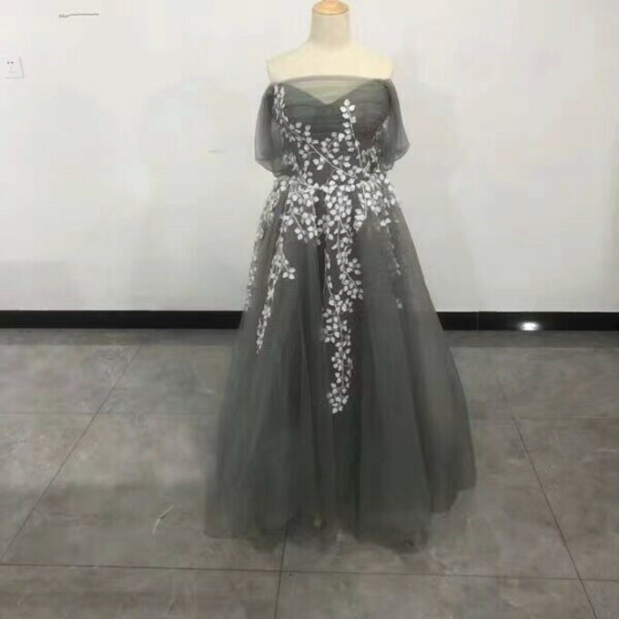 可愛い グレー カラードレス 繊細レース ソフトチュール ベアトップ フレンチスリーブ結婚式/二次会/お呼ばれ