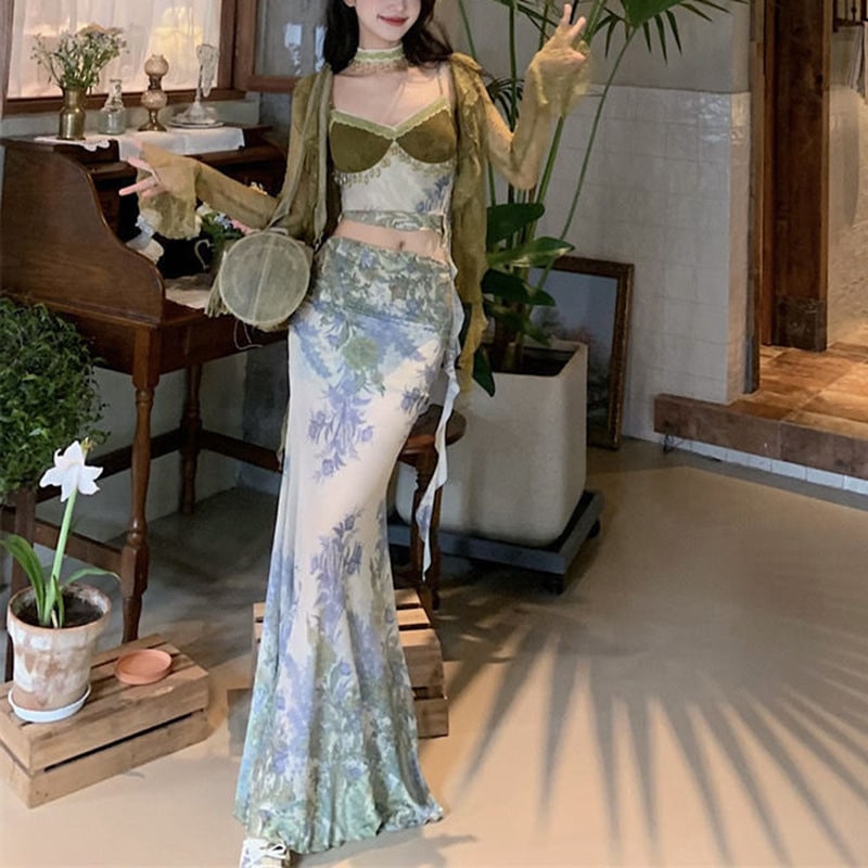 純粋で魅力的なレトロスタイルのレディース夏用スリムフィットキャミソールトップ日焼け防止カーディガンヒップにフィットする花柄スカートの3点セット