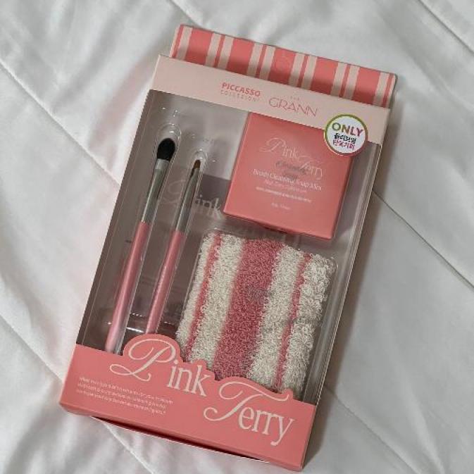 ピンクテリーエディションアイ/フェイスカラーリングセット（2種タック1）