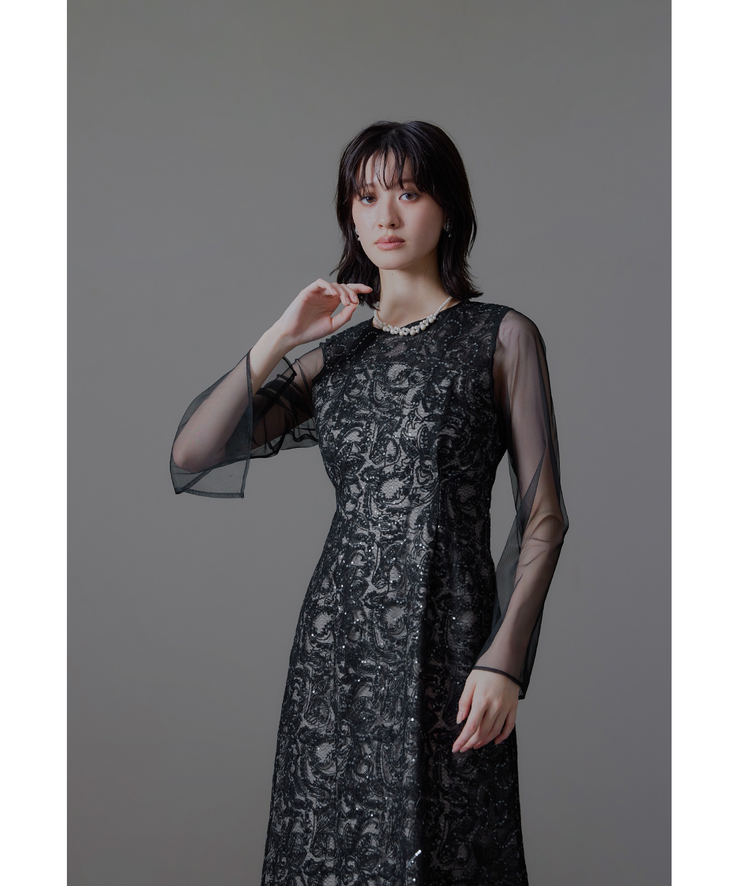 リーフエンブロイダリーバックデザインドレス パーティードレス 結婚式 ワンピース スパンコール レース チュール ロング丈 長袖 お呼ばれ パーティー 二次会 披露宴 謝恩会 成人式 同窓会 卒業式