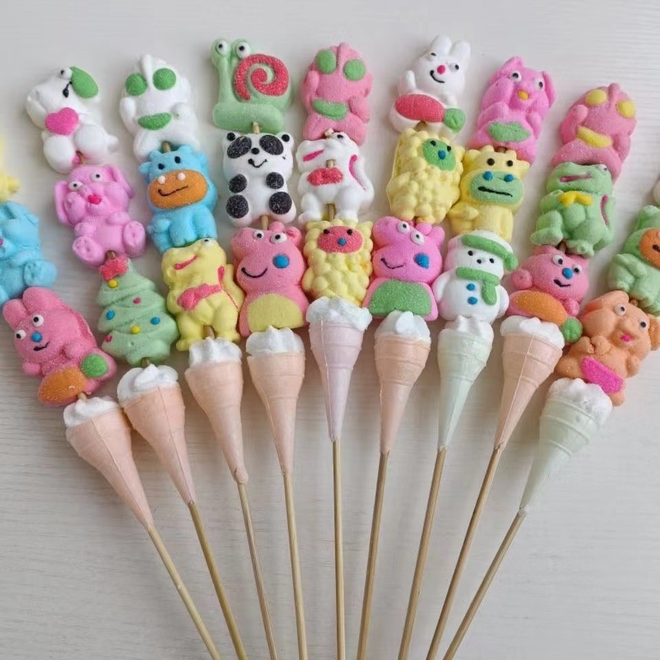 漫画のマシュマロの串とひょうたんの串漫画の動物とフルーツの形をしたグミ キャンディ 誕生日プレゼント
