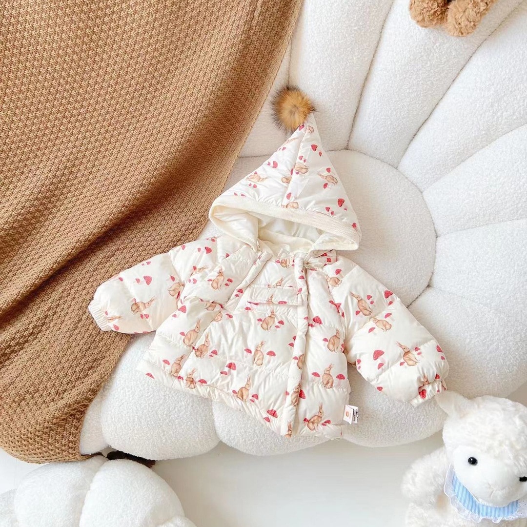 子供用ダウンジャケット冬の女の子用ダウンジャケット新国標90白アヒル毛の赤ちゃん用尖った角の帽子ダウンジャケット