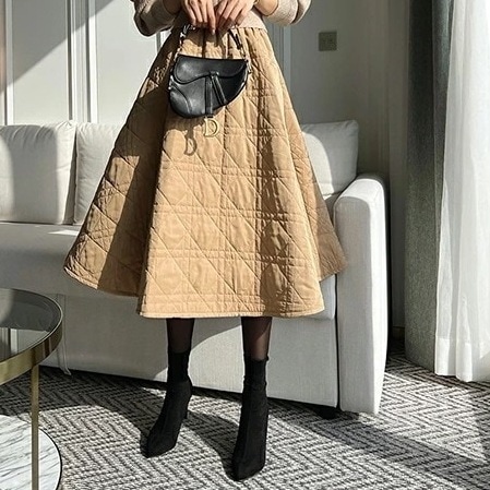 キルティングフレアスカート・p619789 レディース 【sk】ボトムス スカート フレア ミディ丈 キルティング ウエストゴム フェミニン 大人 お出かけ 着回し 秋 冬 STYLE 韓国ファッショ
