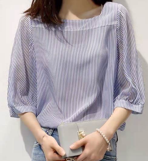 レディース トップス シャツ 5分袖 ボリューム袖 スクエアネック シフォン 大人可愛い きれいめ シンプル カジュアル 上品 おしゃれ ラフ クール エレガント 存在感 とろみ感 キュート 清潔感