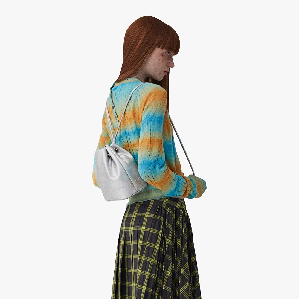 ファインドカプールピンゴプラムバックパック 18-シルバー 13,437円