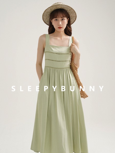 Sleepy Rabbit 夏着痩せサスペンダードレス