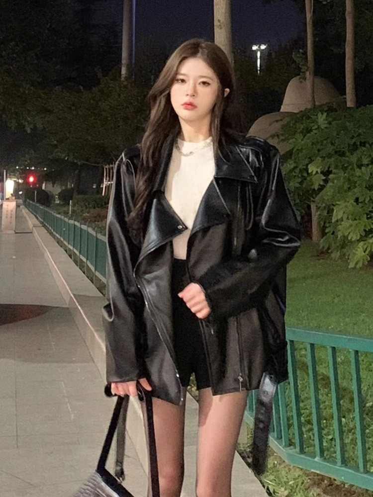 アウターブラックPUレザー2025春の作アメリカンレトロなデザイン感ショート丈機関車服ジャケットレディース韓国ファッション