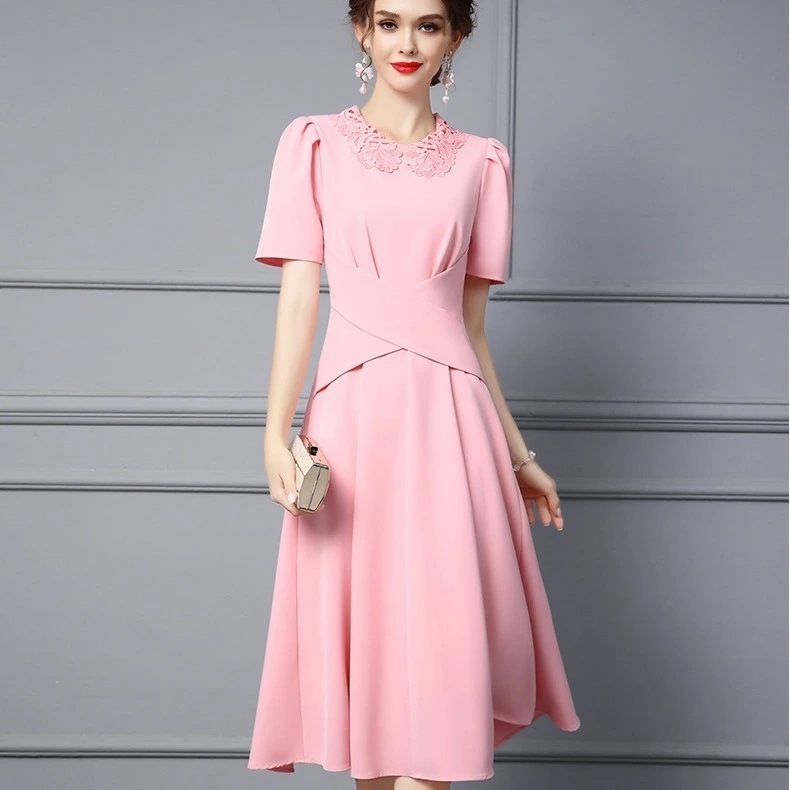 パーティドレス　セレブファッション　Aラインワンピース　春夏新作　半袖　刺繡　クールにスタイリッシュに　他と被らない　大人エレガント　着痩　大きいサイズあり　結婚式　披露宴　パーティードレス　謝恩会