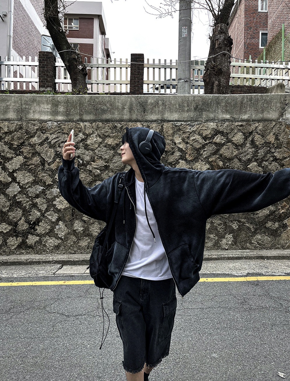 [COSYHARU公式] Runderwall Semi-Crop Hoodie Zip-Up