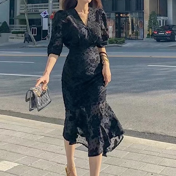 ワンピース 膝丈 ひざ丈 膝下 袖あり 半袖 Vネック フレア セミフレア レース 刺繍 大人可愛い きれいめ 大人 上品 おしゃれ お洒落 大人女子 ラブリー キュート ガーリー エレガント 春 夏