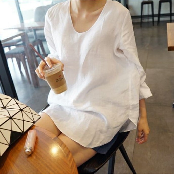 バックギャザー切替え アンバランスヘム ラウンドヘム トップス ブラウス プルオーバー 白シャツ ミディアム丈 七分袖 ドロップショルダー 襟なし Uネック バックコンシャス バックシャン