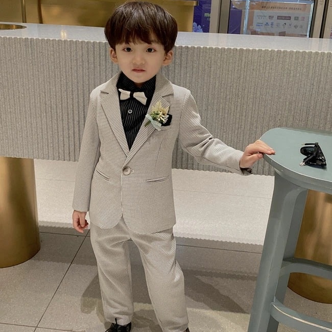 フォーマルスーツ 男の子 おしゃれ タキシード 子供服 キッズ 入学式 卒園式 お受験 発表会 結婚式 フォーマル 男の子 長袖 パンツ ズボン ベスト スーツ 学生服 キッズスーツ 小学生 ピアノ 4,569円