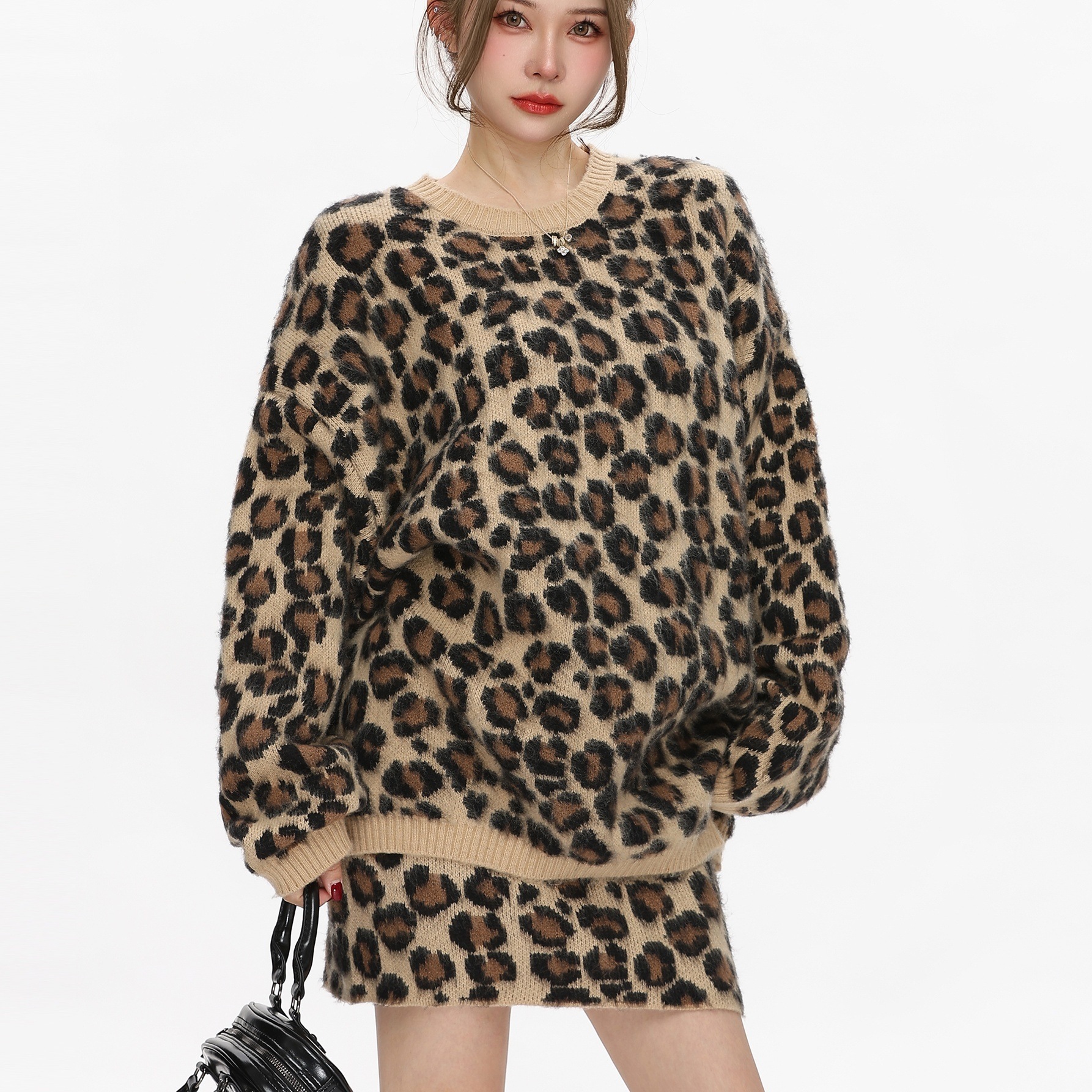 セットアップ 2点セット セーター 長袖 ラウンドネック プルオーバー ミディアム丈 ミニスカート かわいい 大人可愛い きれいめ シンプル 上品 おしゃれ かっこいい カジュアル こなれ感 個性的