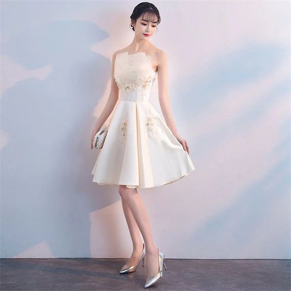 【送料無料】2L L M S ブラック ワインレッド ネイビー オフホワイト 可愛い 30代 20代 お呼ばれ 編み上げ