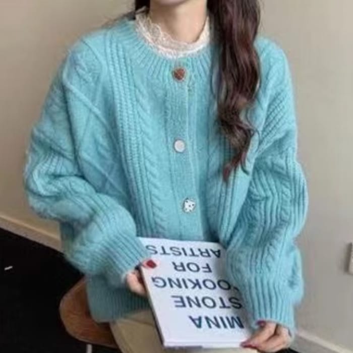レディース トップス ニット セーター カーディガン 上着 羽織 前開き 長袖 萌袖 ラウンドネック 襟なし ワイド もこもこ ふわふわ ふっくら 伸縮性 ボタン かわいい 大人可愛い きれいめ