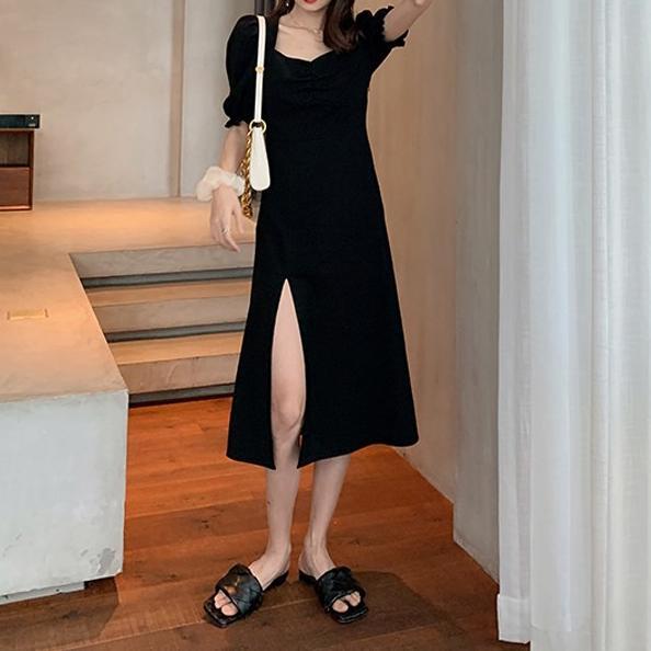 2色 ワンピース 半袖 夏 きれいめ ワンピドレス ミディアム丈 ミドル丈 パフスリーブ スクエアネック スクエアカラー スリム 細身 スリット 透け感 白 ホワイト 黒 ブラック 大人カラー XS