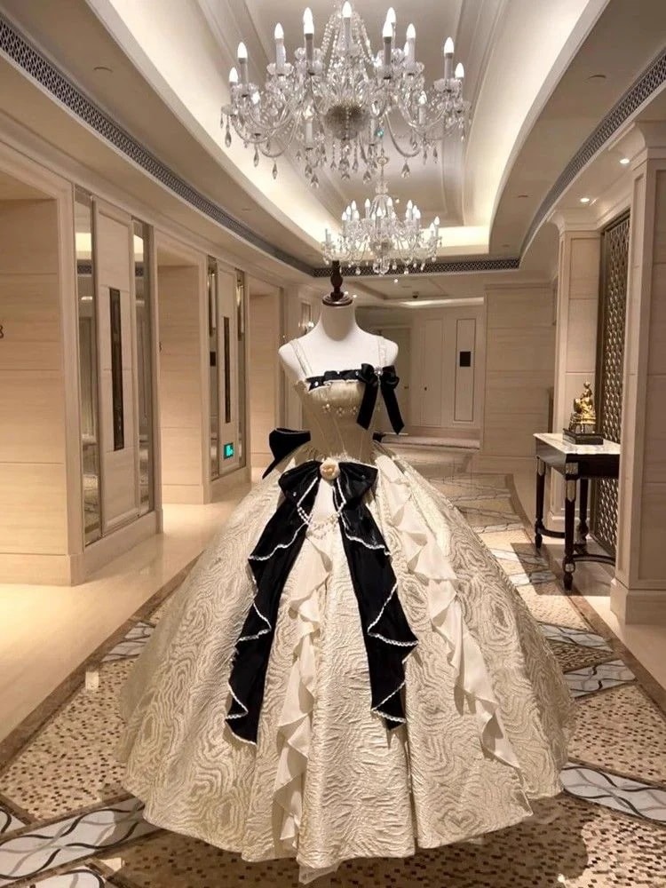 シャンパンカラーサスペンダードレスロリータバースデーアダルトギフト女性のためのプリンセスドレスワンピースドレスドレス