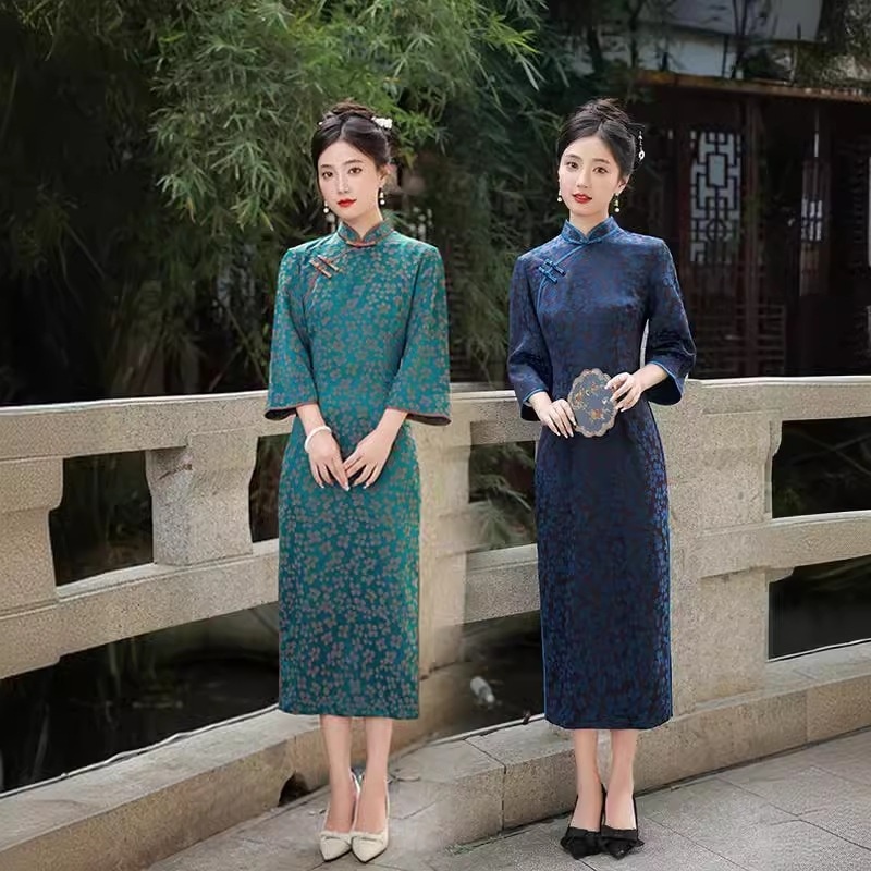 2024秋デイリージャカードレトロ逆ビッグスリーブグリーン中高年スリム白人女性向け改良チャイナドレス