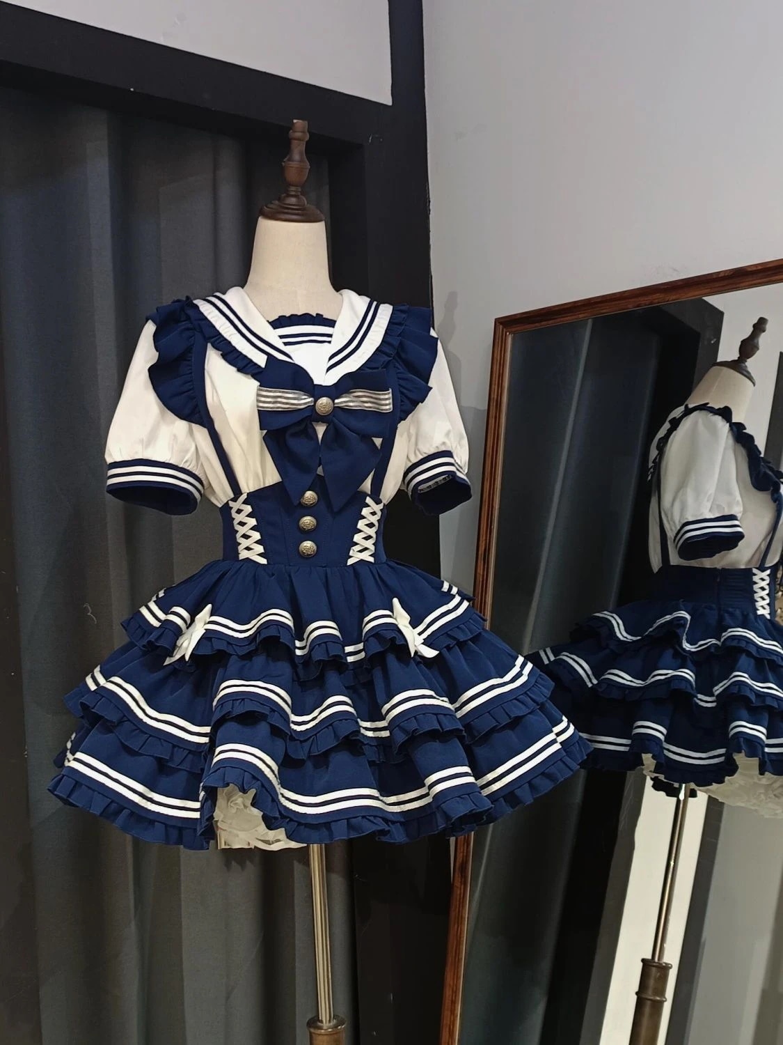 夏のアカデミア風マリンネックパッチワークストラップトップスストラップポンポンスカートロリータ二次元2点セット コスチューム 5,474円