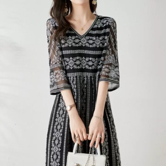 ワンピース ミモレ ミモレ丈 7分袖 Vネック フレア Aライン シフォン シースルー 透け感 かわいい 大人可愛い きれいめ おしゃれ お洒落 こなれ感 ラブリー キュート ガーリー 柄 花柄