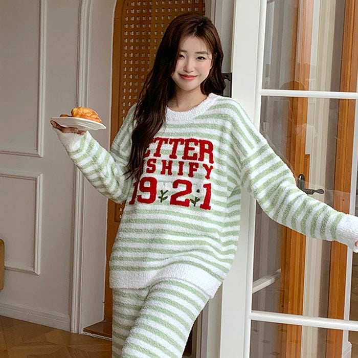 パジャマ レディース ルームウェア 上下セット セットアップ 冬 暖かい スウェット 長袖 部屋着 可愛い 厚手 裏起毛 かわいい 大きいサイズ 寝間着 保暖 防寒 おしゃれ 女性用 彼女 妻 旅行