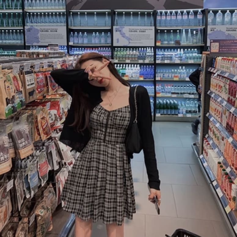 トップス ワンピース デート フレアワンピース ショート ショート丈 かわいい 大人可愛い きれいめ シンプル カジュアル 大人 上品 おしゃれ お洒落 主役級 存在感 春 夏 秋 10代 20代 7,374円