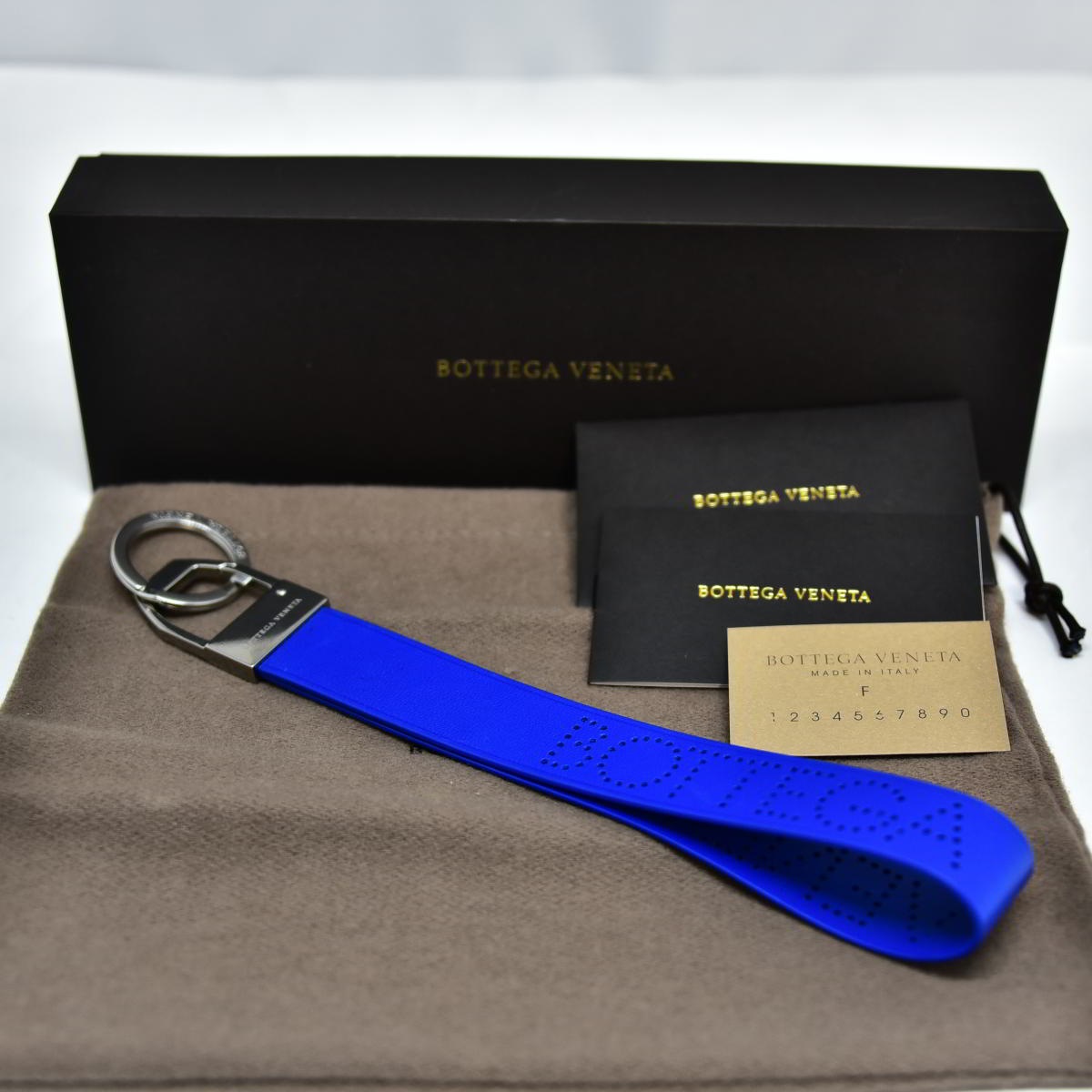 鑑定済 イタリア製ナッパレザー パンチングロゴストラップ キーリング ネイビー