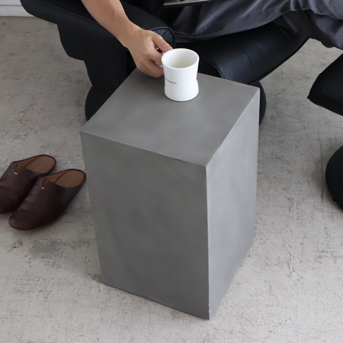 サイドテーブル ディスプレイブロック 高さ50.5cm UP レイジー コンクリート風 ストーン調 四角 長方形 スツール リビング 玄関 モダン 無機質 シンプル グレー