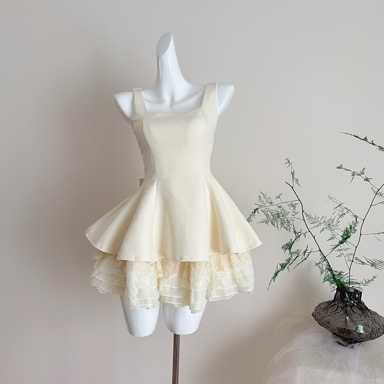 露SIレース刺繍セレブ風フレンチエレガントウエストマークプリンセス裙ボリュームストラップ裙