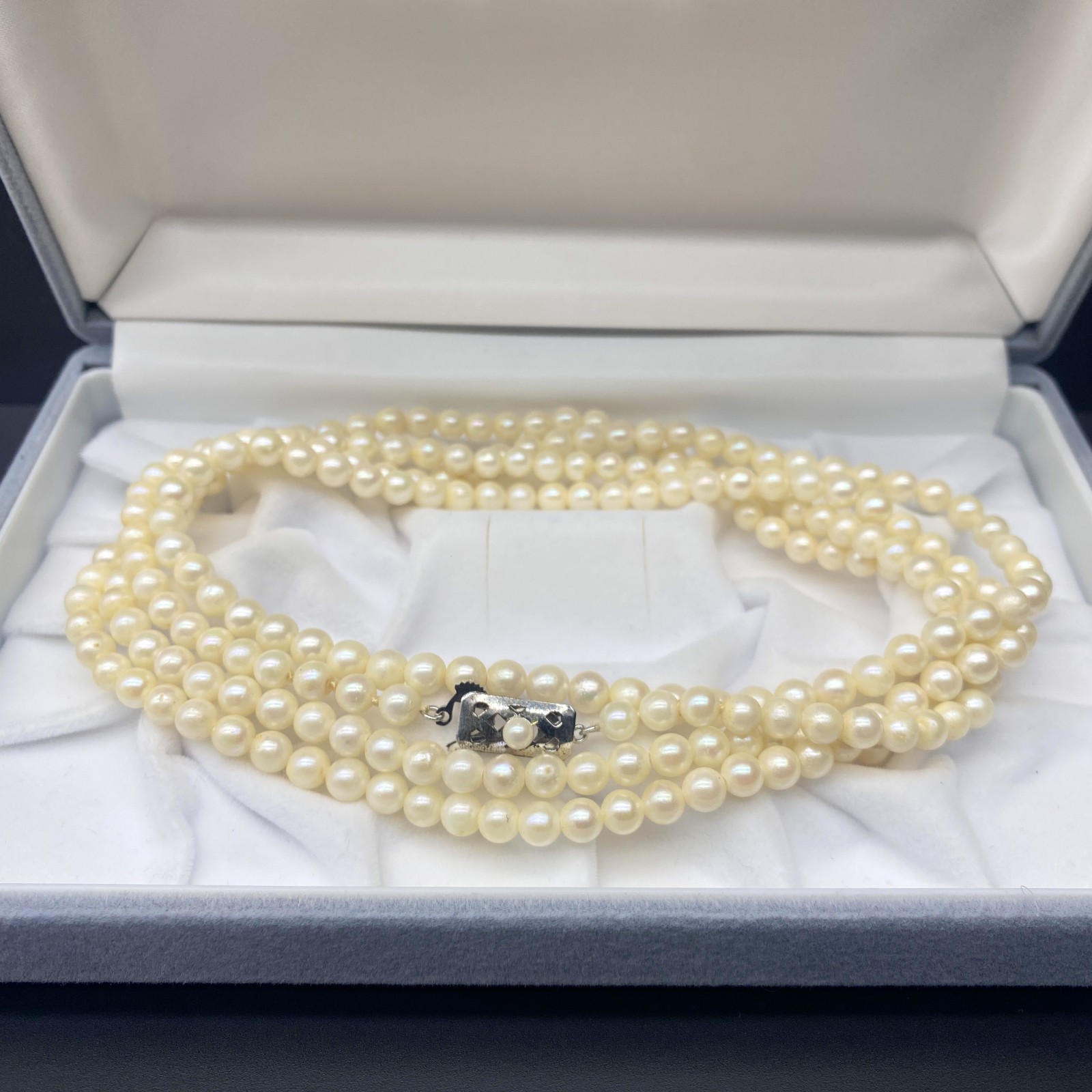 美品 照り強 アコヤ真珠 あこや ロングネックレス パール 本真珠 ジュエリー テリ てり ホワイト ベージュ 約124cm 5.0mm-5.5mm 49.0g シルバー金具