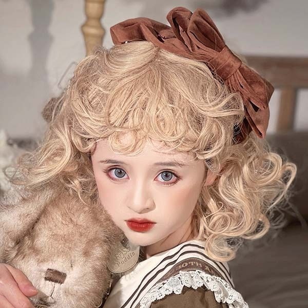 フルウィッグ 金髪 巻き毛 ふんわり前髪 ぱっつん前髪 かつら 女性 ロリータ lolita 前髪あり 自然 可愛い キュート ウイッグ wig コスプレ 小顔効果抜群 コスチューム 仮