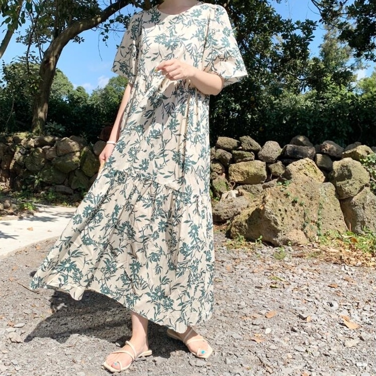 花柄ワンピース レディース 送料無料 2色 ティアードワンピース ドレス フレアワンピース フラワープリント クルーネック パフスリーブ ひざ下 ミモレ 半袖 ボリューム袖 ハイウエスト エレガント