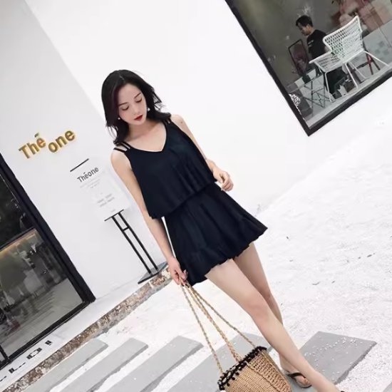 ワンピース水着 レディース 水着 スイムウェア ビーチウェア 体型カバー フリル Ｖネック カジュアル シンプル 無地 黒 ブラック おしゃれ 海 ビーチ プール 夏 バカンス ファッション 海水浴